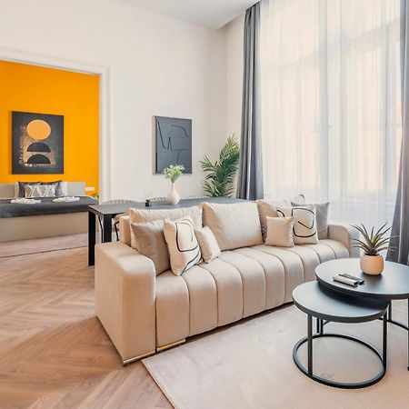 Exclusive Central 3Bedrm Stylish Residence By Prestige Homes Budapest Exterior photo