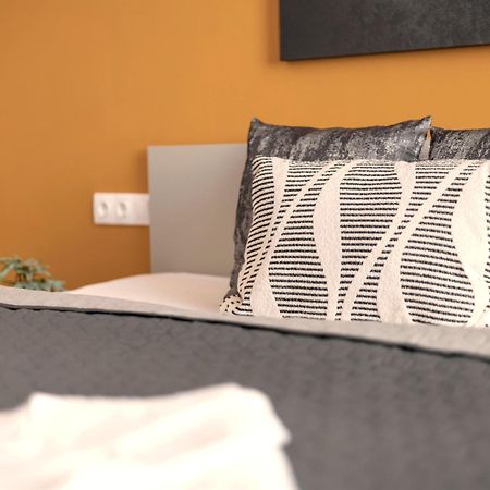 Exclusive Central 3Bedrm Stylish Residence By Prestige Homes Budapest Exterior photo
